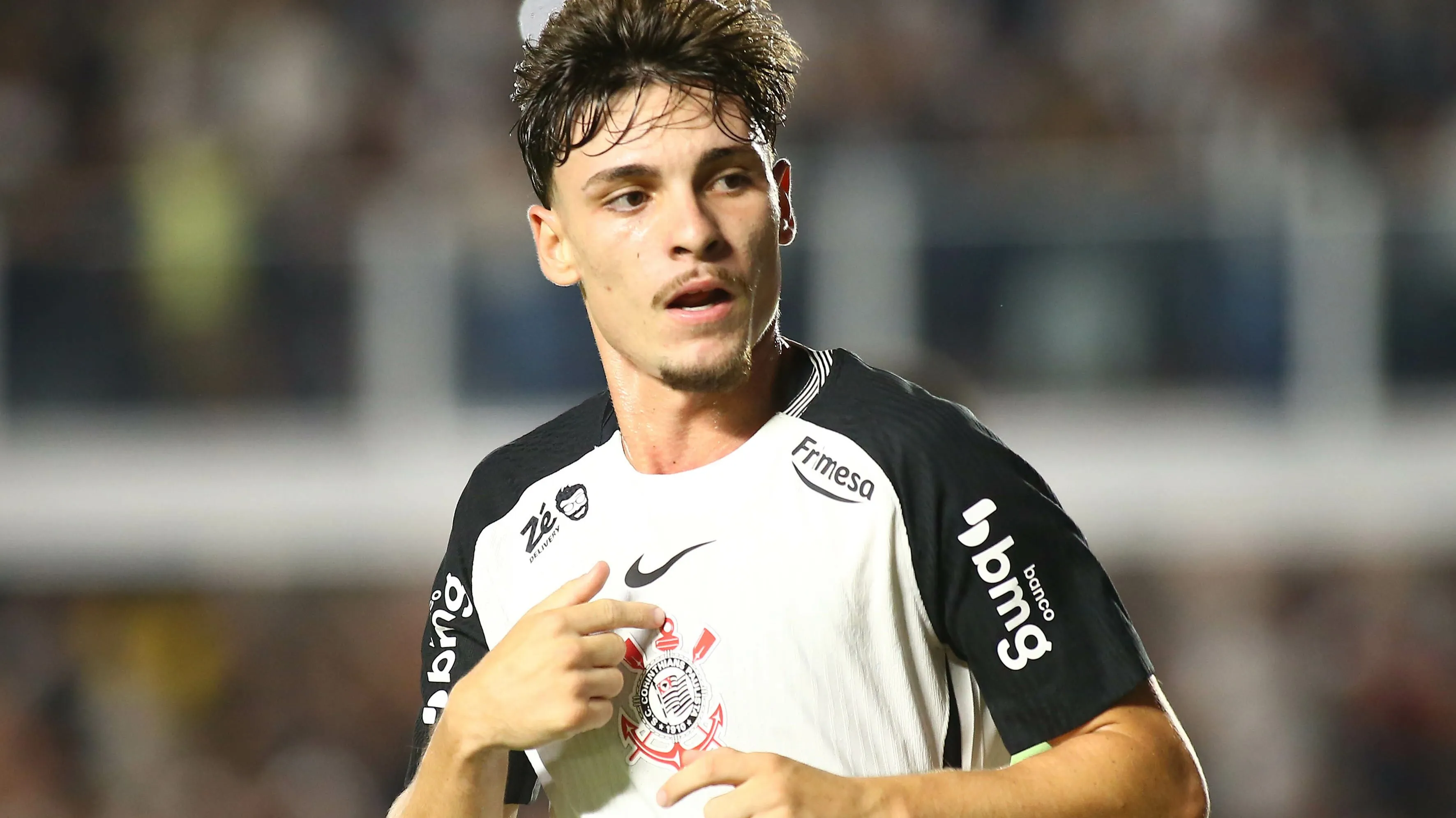 Breno Bidon é um dos que devem ser poupados contra o Capivariano visando o Derby – Foto: Mauricio De Souza/AGIF