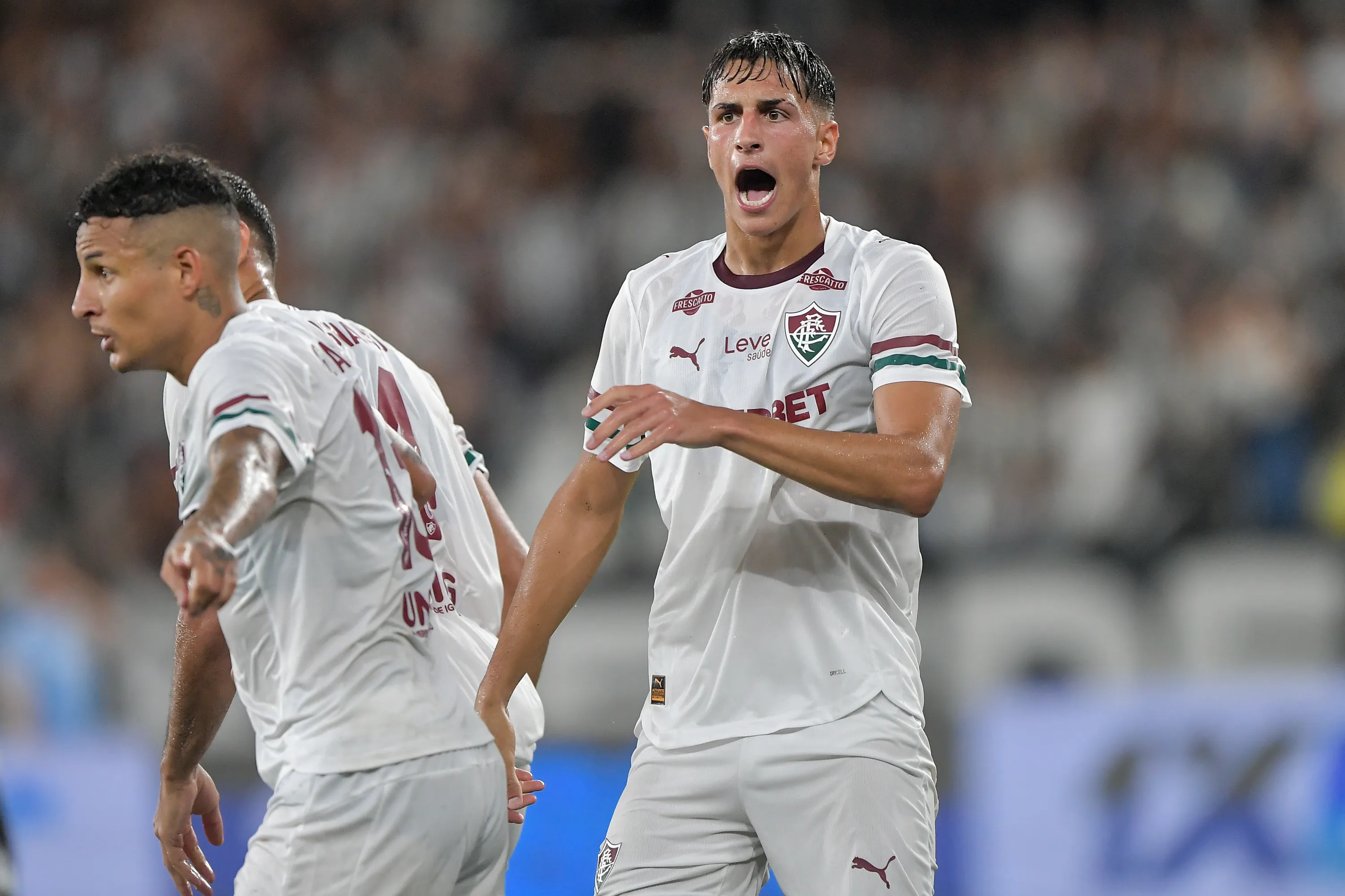 Bernal durante o clássico contra o Botafogo. Foto: Thiago Ribeiro/AGIF