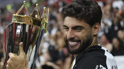 DF – BRASILIA – 01/02/2026 – SUPER COPA DO REI 2026, FLAMENGO X CORINTHIANS – Yuri Alberto do Corinthians comemora titulo de campeao apos partida contra o Flamengo no estadio Mane Garrincha pela decisao do campeonato Super Copa Do Rei 2026. Foto: Mateus Bonomi/AGIF