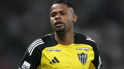 Júnior Santos vive indefinição