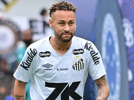 Neymar faz promessa e discursa para a torcida do Santos