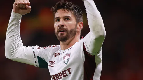 Everaldo pode deixar o Fluminense.