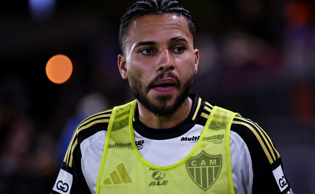 Alexsander sofreu ruptura no ligamento do joelho e tratamento conservador determina tempo de afastamento