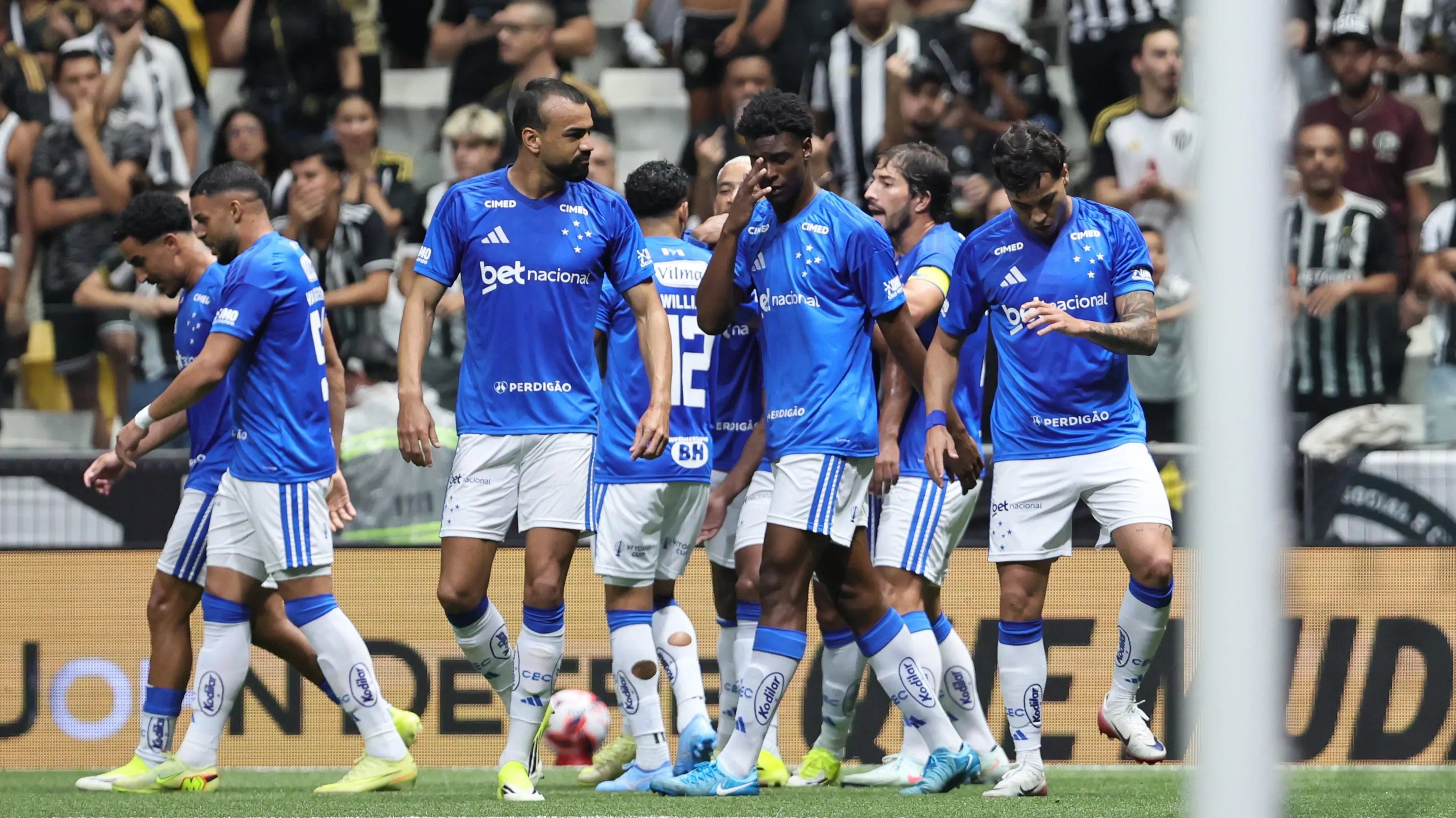 Elenco do Cruzeiro. Foto: Gilson Lobo/AGIF