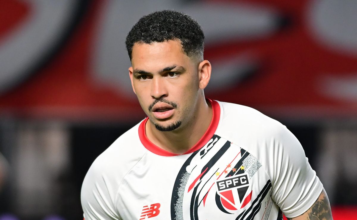 Luciano aceita renovar no São Paulo e exige valorização salarial para assinar novo contrato após reunião