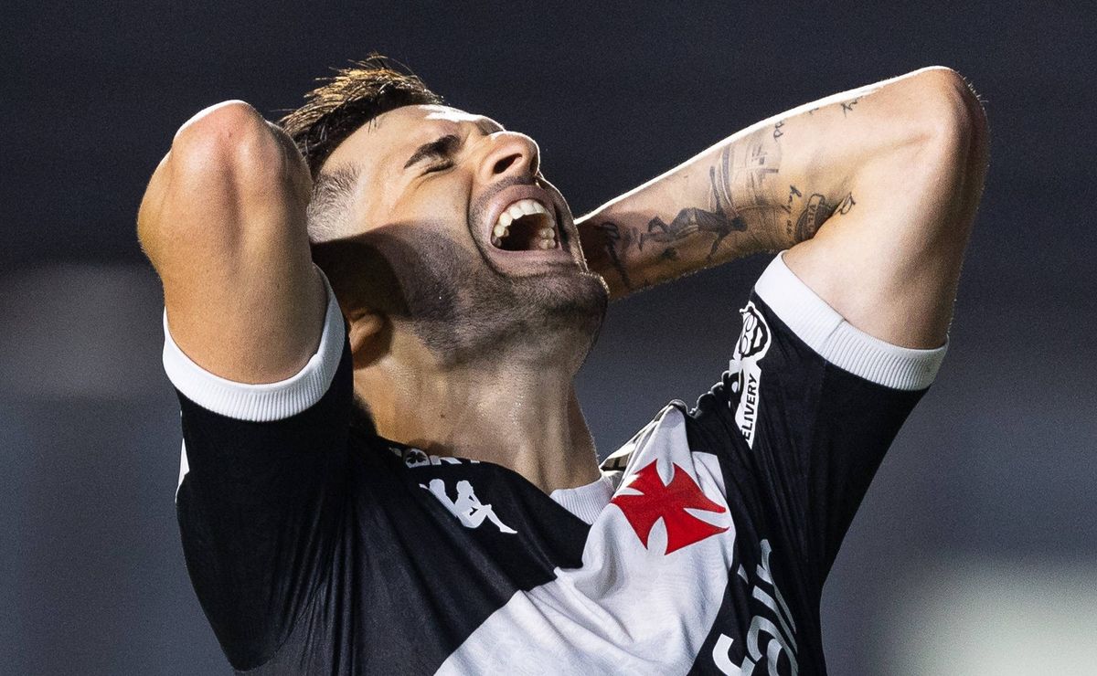 Vasco acerta empréstimo de Benjamín Garré para Aris Salónica, da Grécia, após passagem apagada