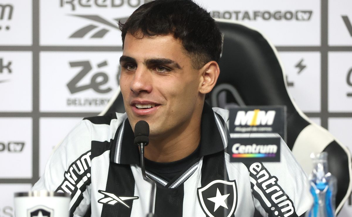 Lucas Villalba permanece no Botafogo após negociação com Valencia ser cancelada no mercado da bola
