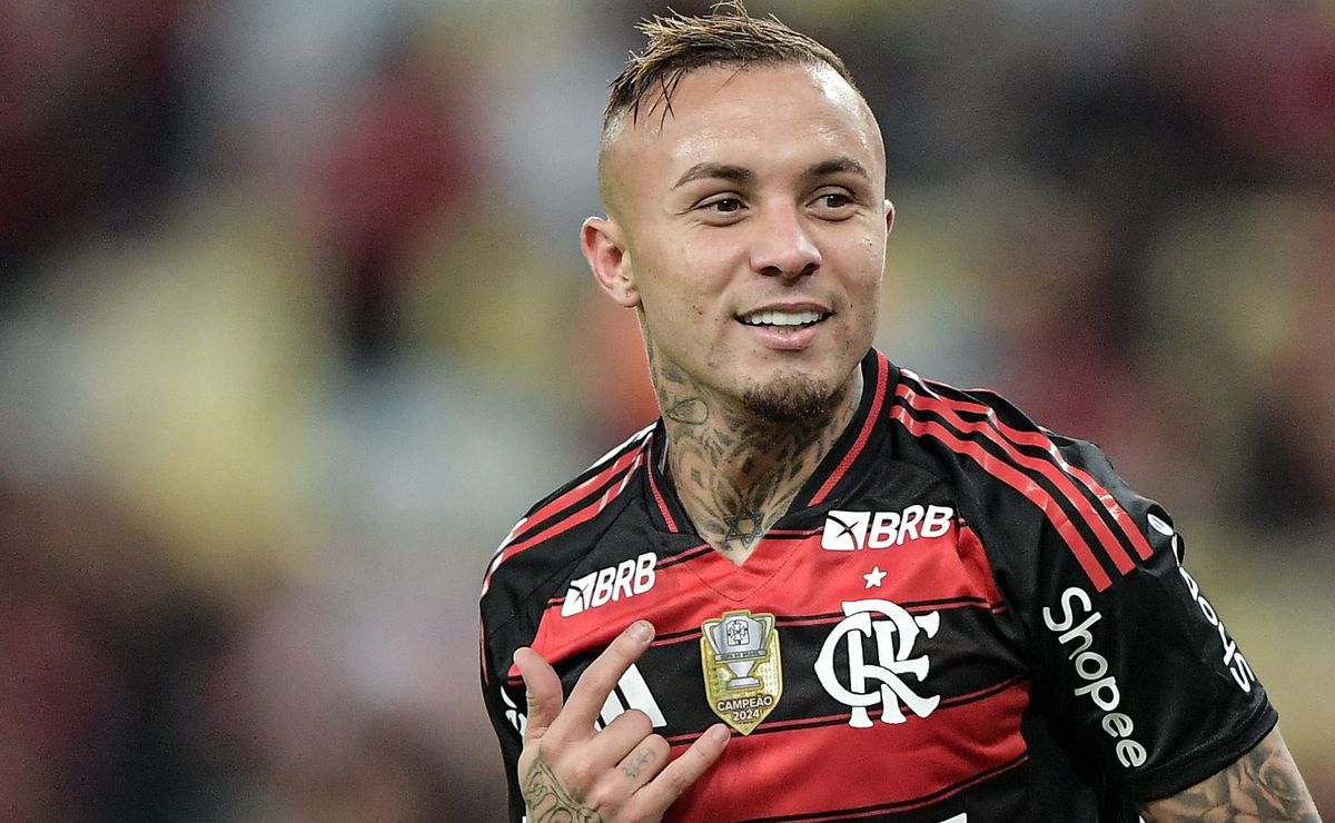 Everton Cebolinha está insatisfeito no Flamengo e vê retorno ao Grêmio com bons olhos, diz jornalista