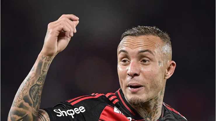 Everton Cebolinha em campo pelo Flamengo.