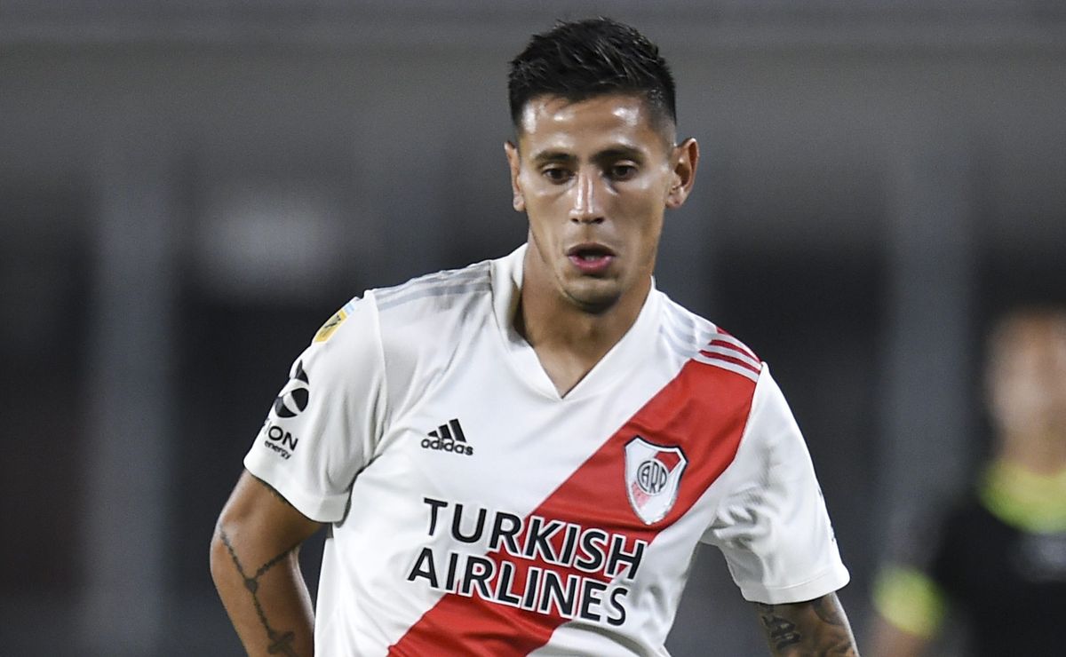 Corinthians prepara chapéu no Internacional e avança nas negociações para assinar com Fabrizio Angileri