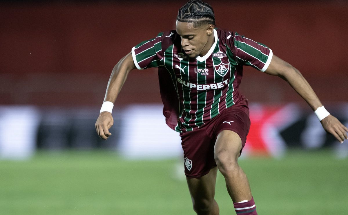 Fluminense encaminha renovação de Matheus Reis e se blinda contra investidas da Europa