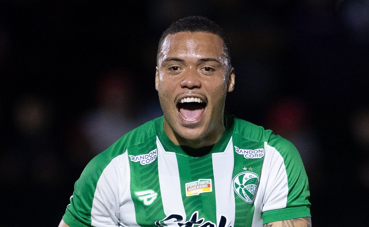 Corinthians descarta Mandaca, prioriza Allan e o Flamengo pede compensação financeira pelo empréstimo