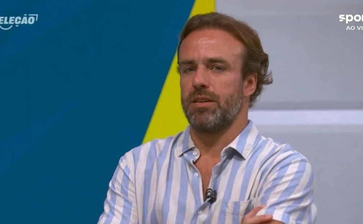 Roger Flores avalia plano de Anselmi em Botafogo x Fluminense: “Ensinamentos aos dois treinadores”