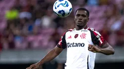 PE - SAO LOURENCO DA MATA - 15/11/2025 - BRASILEIRO A 2025, SPORT X FLAMENGO - Evertton Araujo jogador do Flamengo durante partida contra o Sport no estadio Arena Pernambuco pelo campeonato Brasileiro A 2025. Foto: Rafael Vieira/AGIF