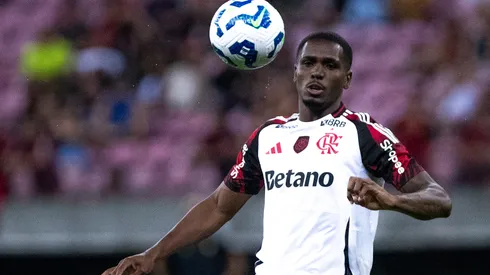 PE – SAO LOURENCO DA MATA – 15/11/2025 – BRASILEIRO A 2025, SPORT X FLAMENGO – Evertton Araujo jogador do Flamengo durante partida contra o Sport no estadio Arena Pernambuco pelo campeonato Brasileiro A 2025. Foto: Rafael Vieira/AGIF