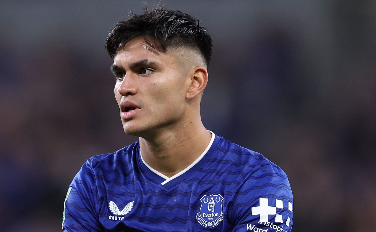 Situação de Alcaraz, ex-Flamengo, é exposta na Inglaterra e problema vem à tona