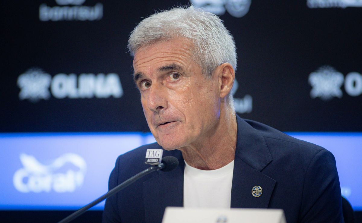 Grêmio promete mais dois reforços para Luís Castro; Imortal busca um volante e também um lateral-direito