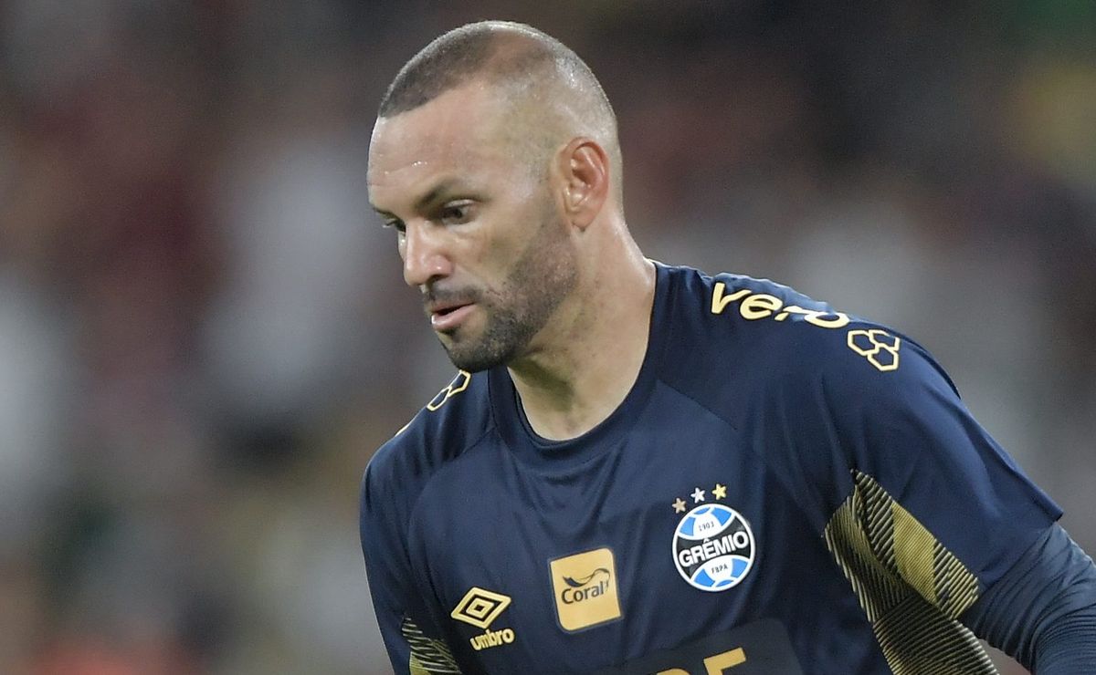Rizek aponta erro do Palmeiras em vender Weverton para o Grêmio pela qualidade: “Arriscado”
