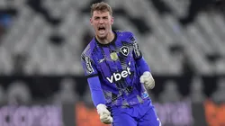 Léo Linck foi elogiado pelo técnico Martin Anselmí após clássico diante do Fluminense