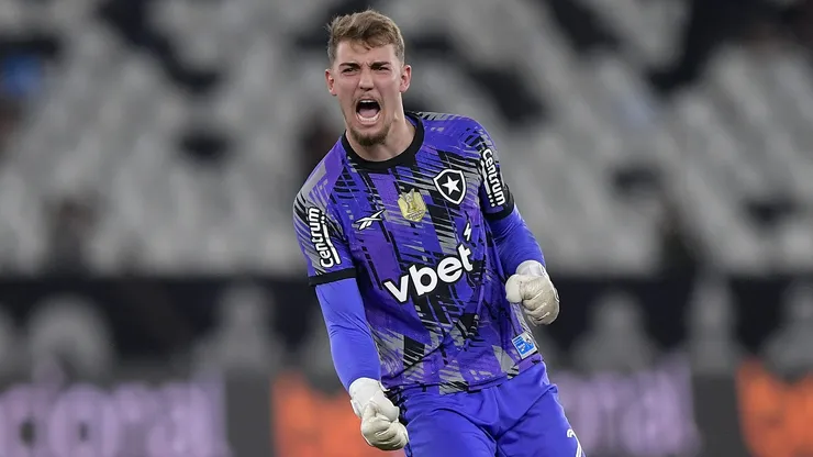 Léo Linck foi elogiado pelo técnico Martin Anselmí após clássico diante do Fluminense