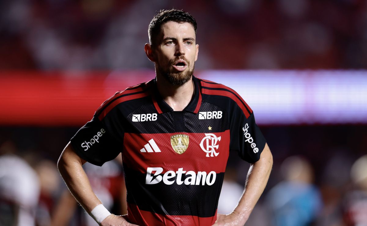 Com Jorginho e mais um desfalque confirmado, Flamengo tem disputas pela titularidade para duelo contra o Internacional