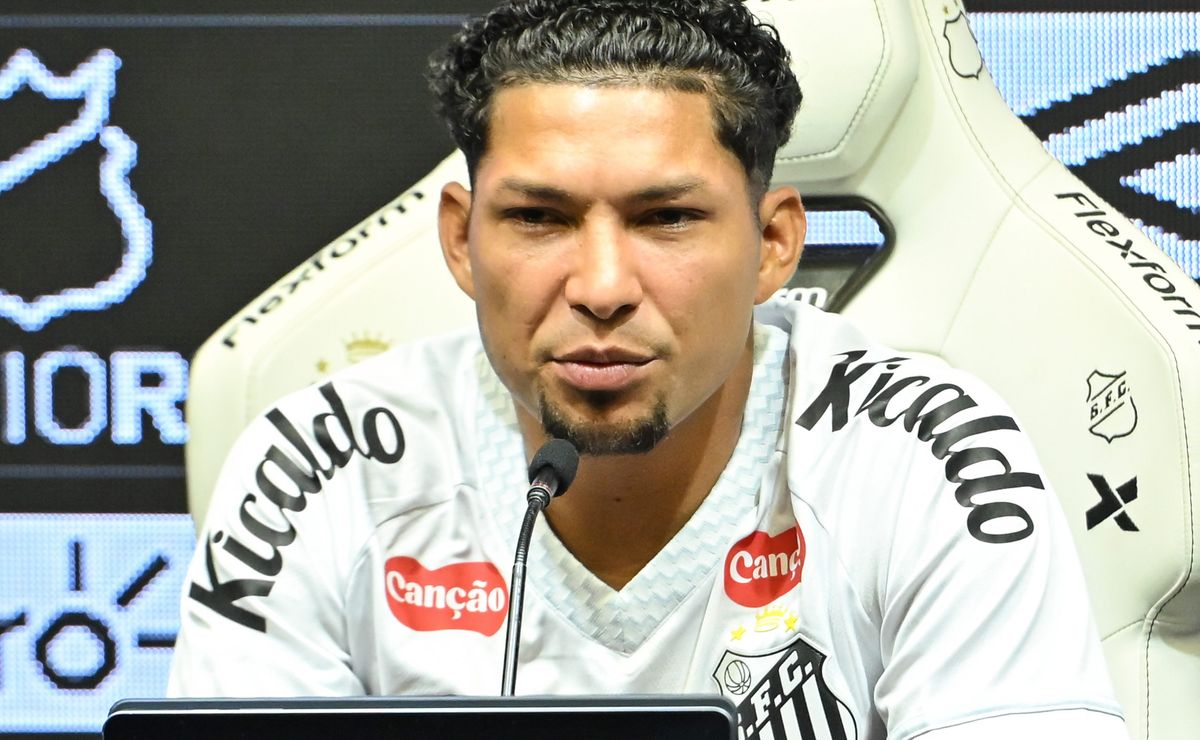 Rony pede mudança de postura ao elenco do Santos: “cheguei agora, mas me incluo nisso”