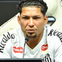 Rony é apresentado e pede mudança de postura no Santos