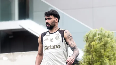 Paquetá durante treinamento no Ninho do Urubu