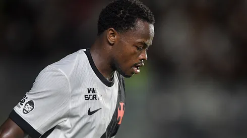 Andrés Gómez em ação pelo Vasco contra o Madureira – Foto: Thiago Ribeiro/AGIF