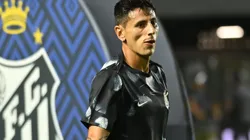 SP - SANTOS - 15/10/2025 - BRASILEIRO A 2025, SANTOS X CORINTHIANS - Angileri jogador do Corinthians durante aquecimento antes da partida contra o Santos no estadio Vila Belmiro pelo campeonato Brasileiro A 2025. Foto: Jota Erre/AGIF