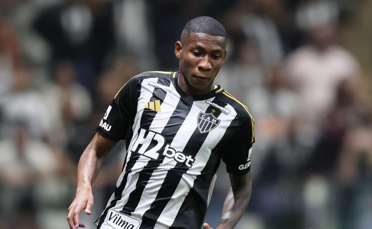 Staff de Patrick marca reunião com diretoria para entender porque Sampaoli o afastou da lista de relacionados