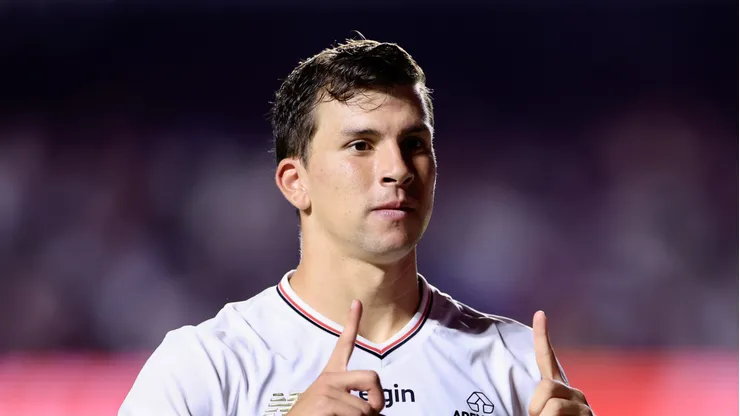Tapia durante partida contra o Santos pelo Paulistão
