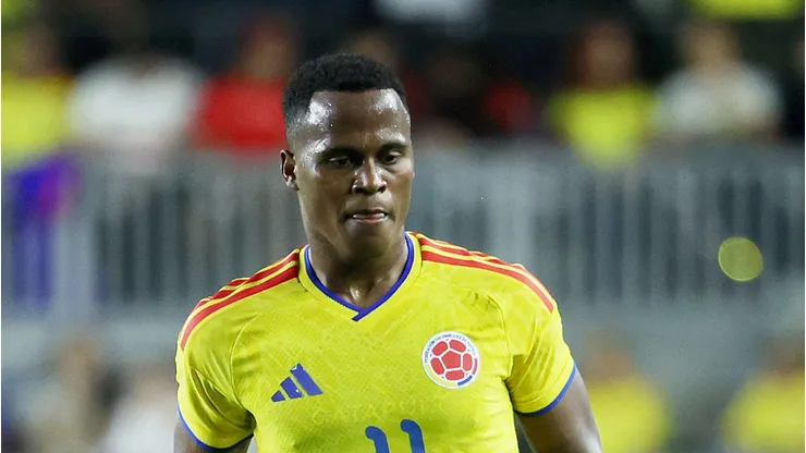 Arias, com a camisa da Colômbia. - Foto: Leonardo Fernandez/Getty Images