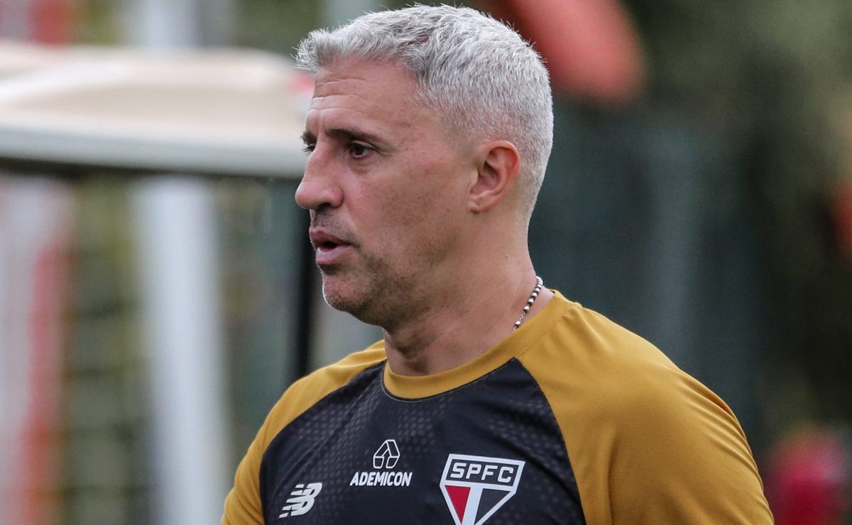 São Paulo perde titular e Crespo define escalação contra o Coritiba; veja o provável time