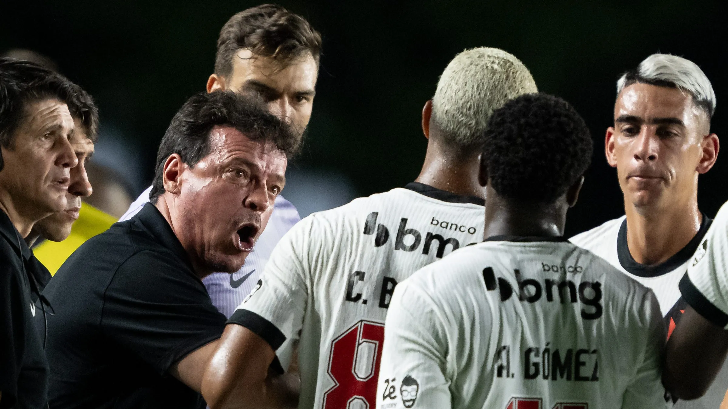 Diniz tem números ruins no Vasco - Foto: Jorge Rodrigues/AGIF.