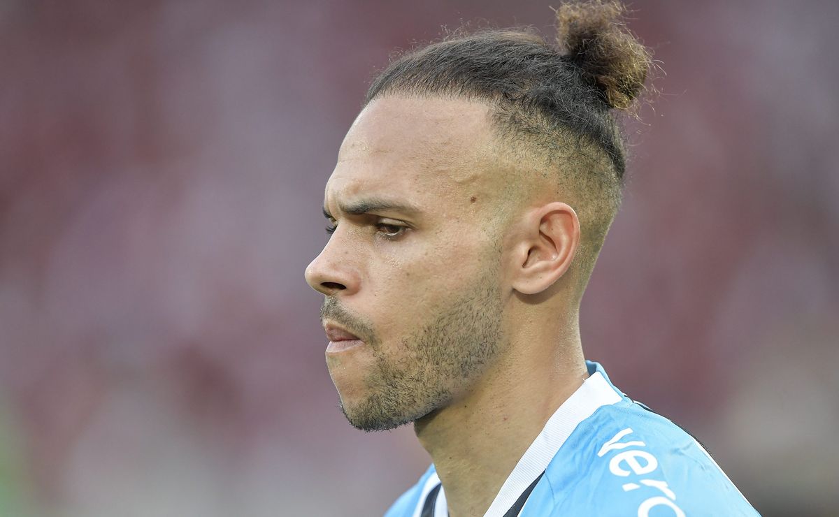 Grêmio confirma ‘barca’ de saídas e Braithwaite encabeça lista de dispensas para 2026