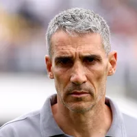 Vojvoda faz reunião com os jogadores antes do clássico