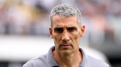 Juan Pablo Vojvoda corre risco de queda no Peixe.