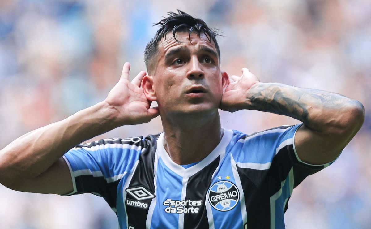 Cristaldo não será envolvido em negociação por Leonel Pérez e empresário garante permanência no Grêmio