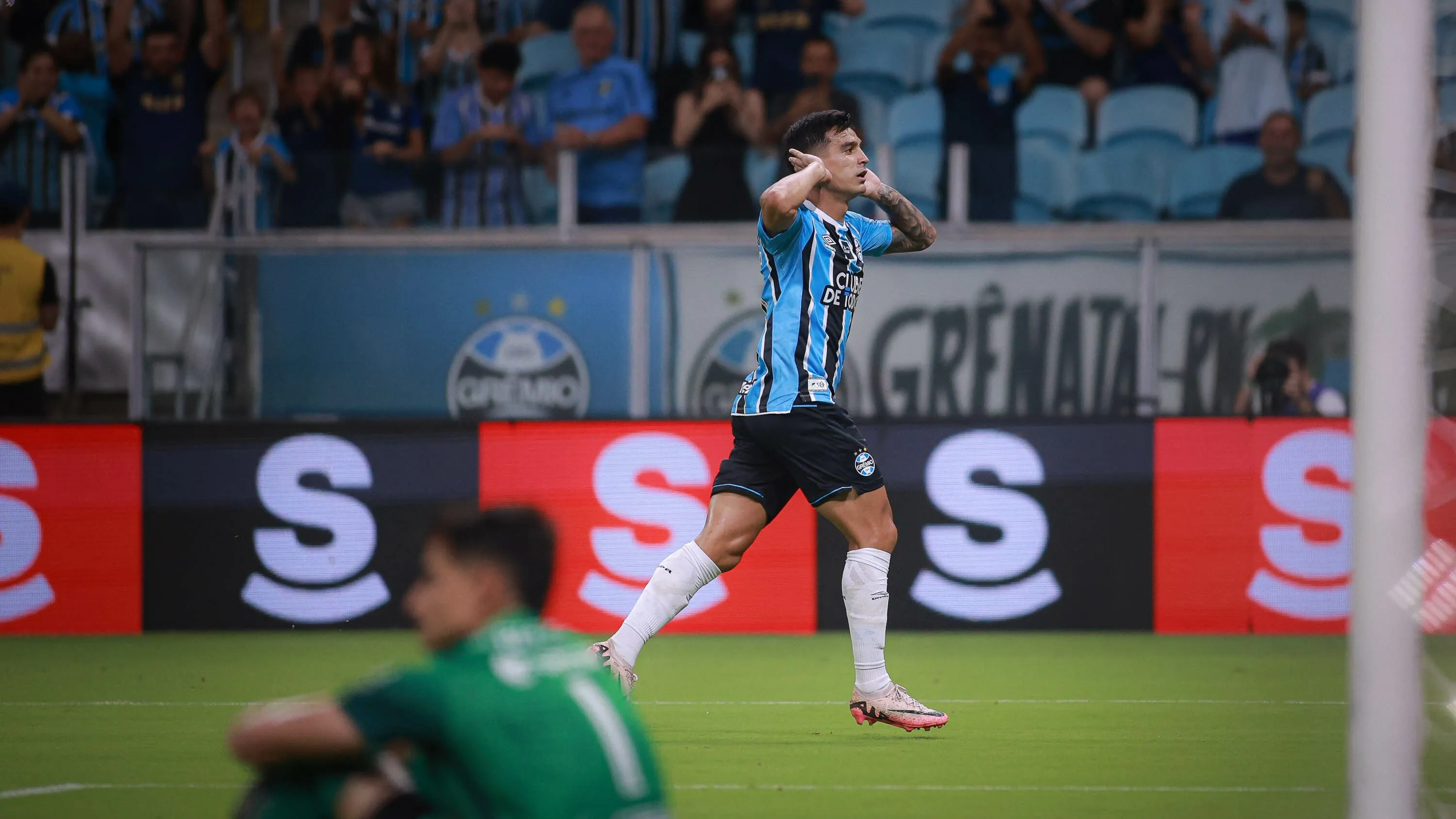 Cristaldo marcou diante do São Luiz - Foto: Maxi Franzoi/AGIF.