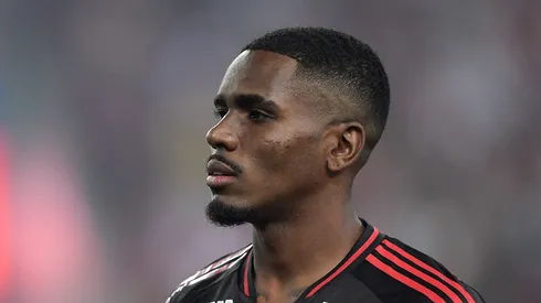 Evertton Araújo é sondado por time da Inglaterra.