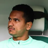 Internacional tenta volta do lateral-esquerdo Rogério, do Wolfsburg