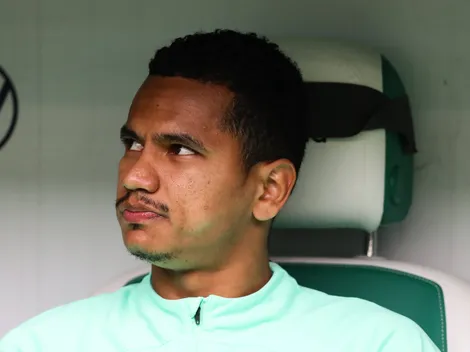 Internacional tenta volta do lateral-esquerdo Rogério, do Wolfsburg