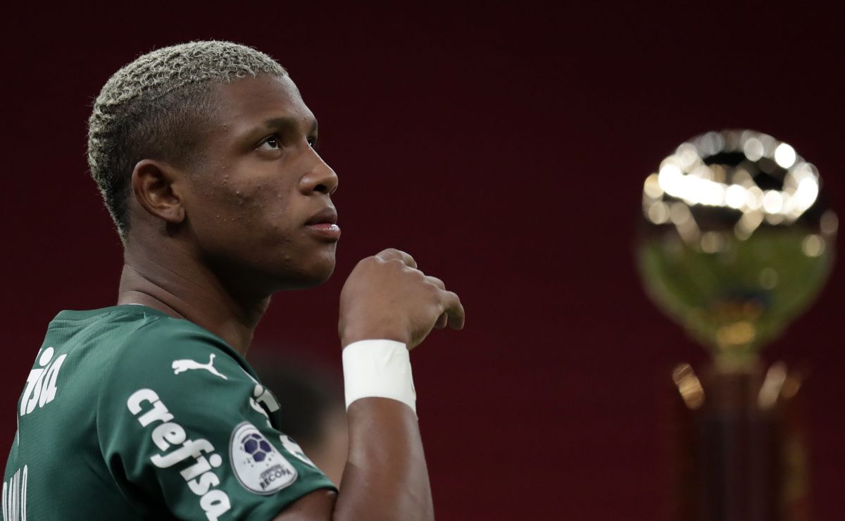 Danilo de volta? Palmeiras quer retorno de ‘camisa 5’ e estuda oferta para abrir negociação com o Botafogo