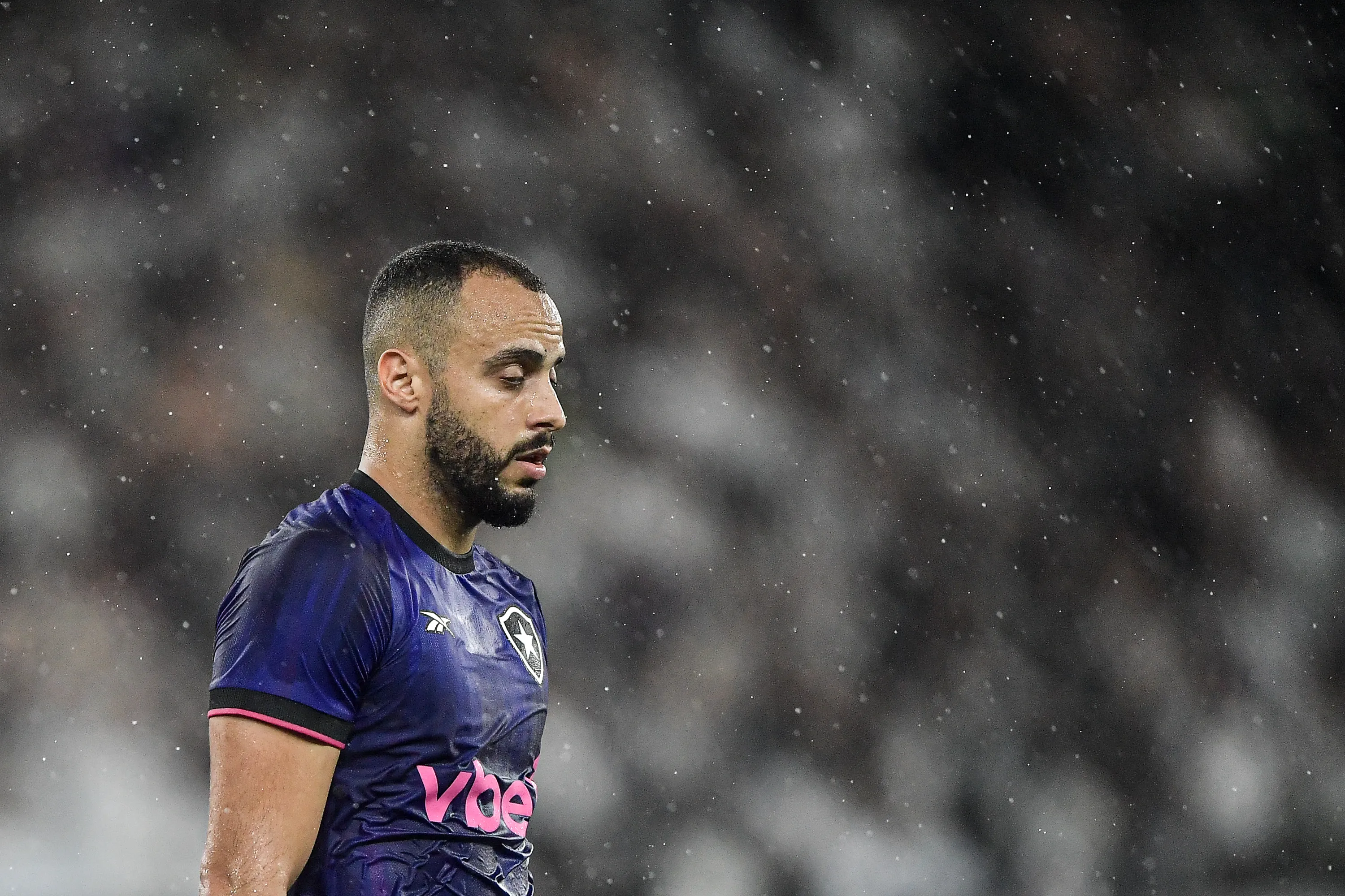 Arthur Cabral jogador do Botafogo durante partida contra o Bangu no estadio Engenhao pelo campeonato Carioca 2026. Foto: Thiago Ribeiro/AGIF