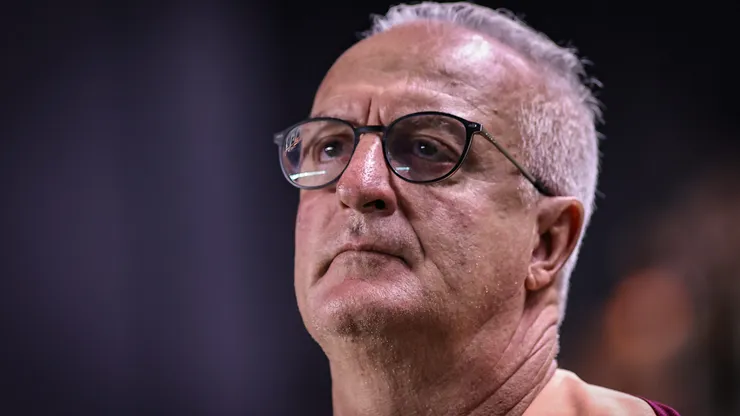 Dorival Jr tecnico do Corinthians durante partida contra o Bahia no estadio Vila Belmiro pelo campeonato Brasileiro A 2026. Foto: Fabio Giannelli/AGIF