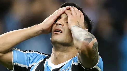 Cristaldo, meia-atacante do Grêmio em partida pelo campeonato brasileiro (Foto: Pedro H. Tesch/Getty Images)
