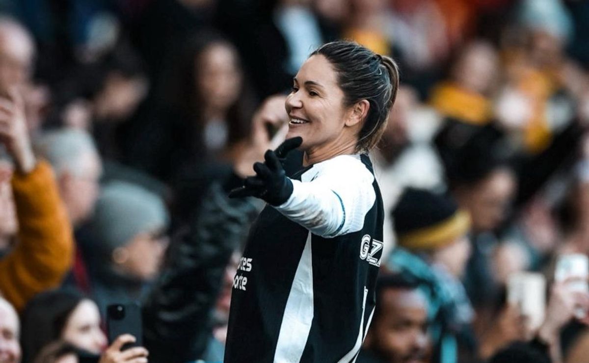 Gabi Zanotti exalta campanha do Corinthians e celebra sonho realizado no Emirates Stadium