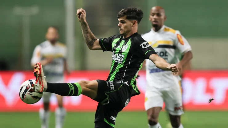 Lateral Paulinho, de 21 anos, se apresenta ao Vasco no 2º semestre para contrato de quatro temporadas