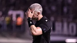 O arbitro Anderson Daronco durante partida entre Corinthians e Bahia no estadio Vila Belmiro pelo campeonato Brasileiro A 2026. Foto: Fabio Giannelli/AGIF